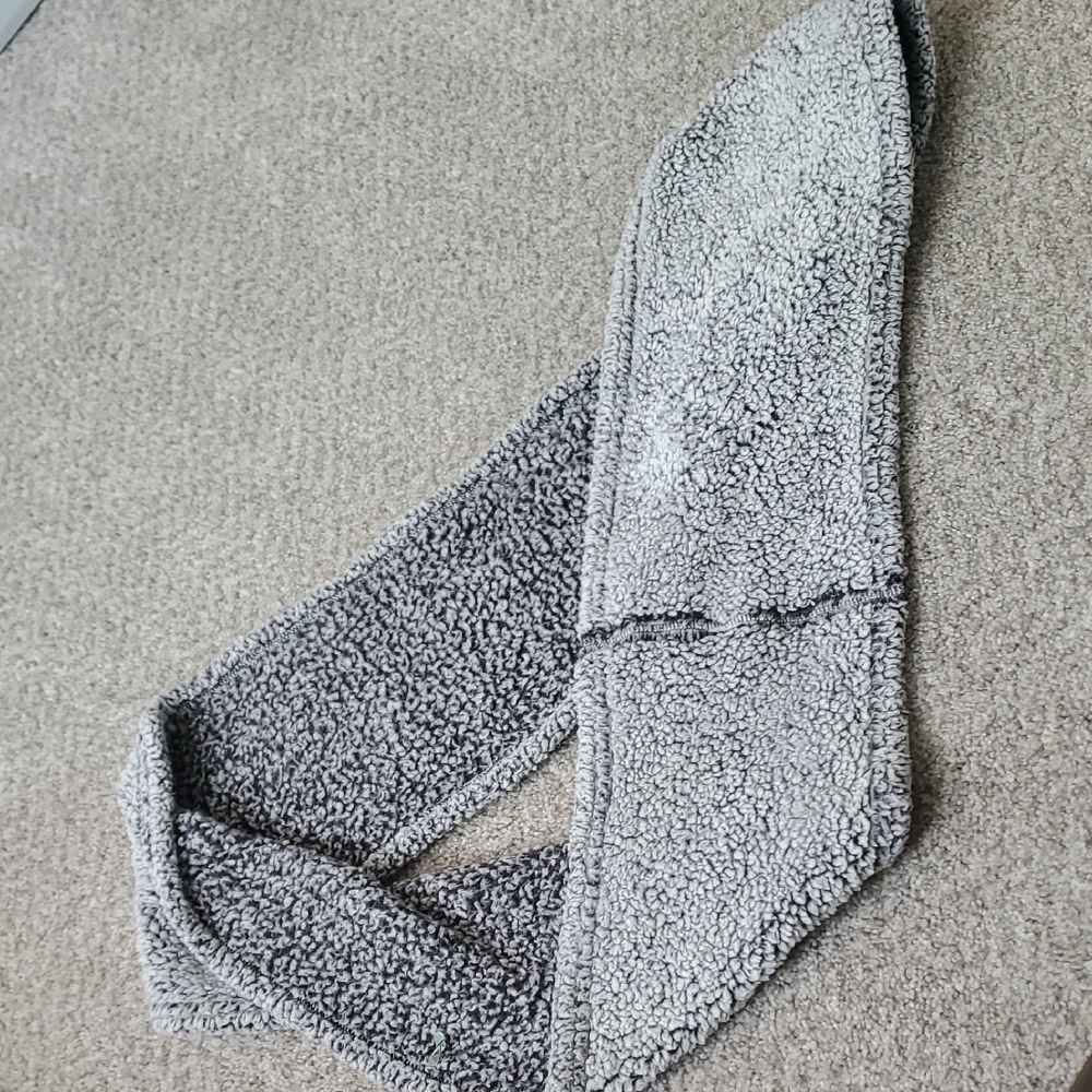32 Degrees Black and White Sherpa Infinity Scarf